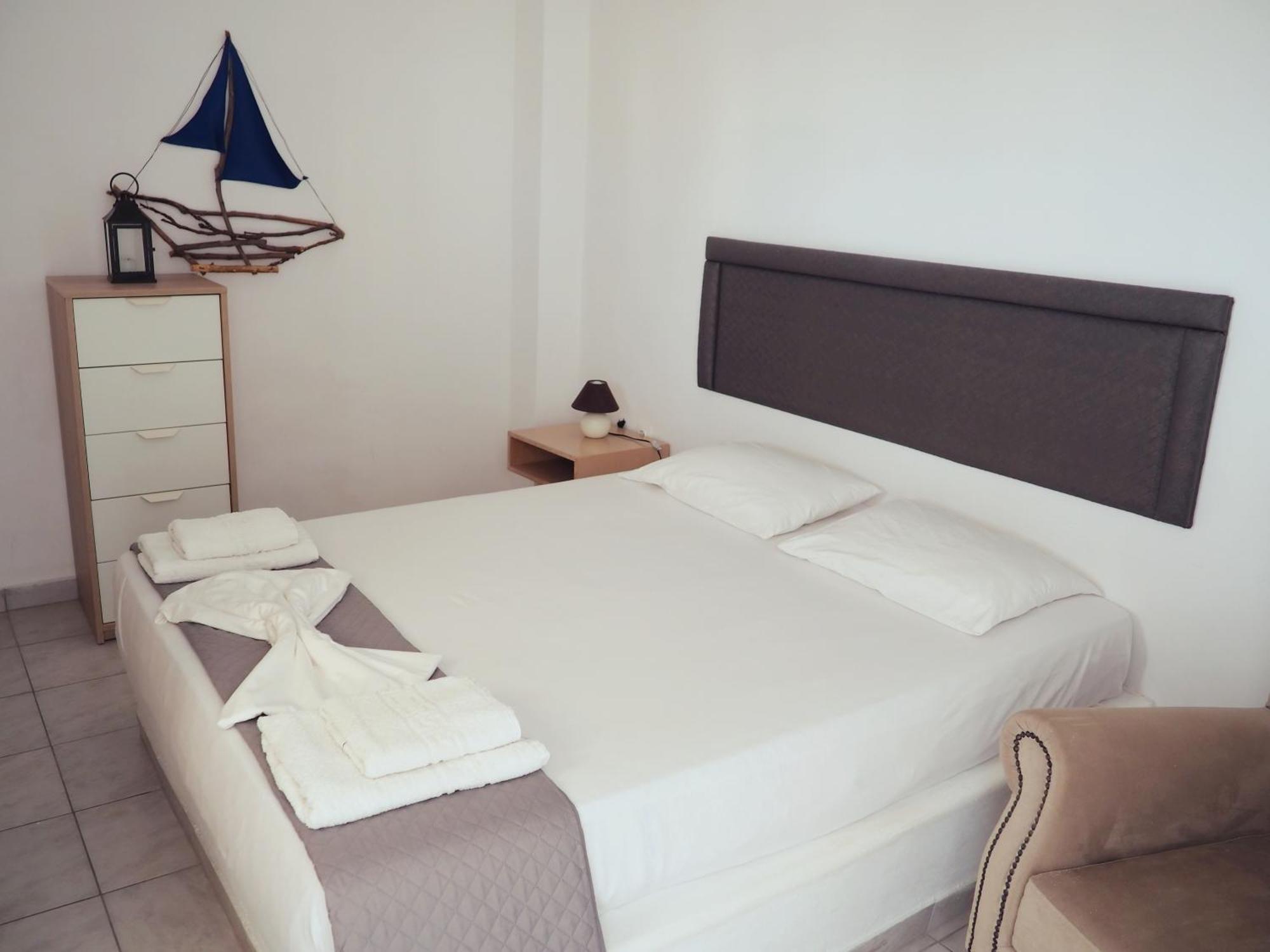 Leon Lux Apartments Perivólosz Kültér fotó