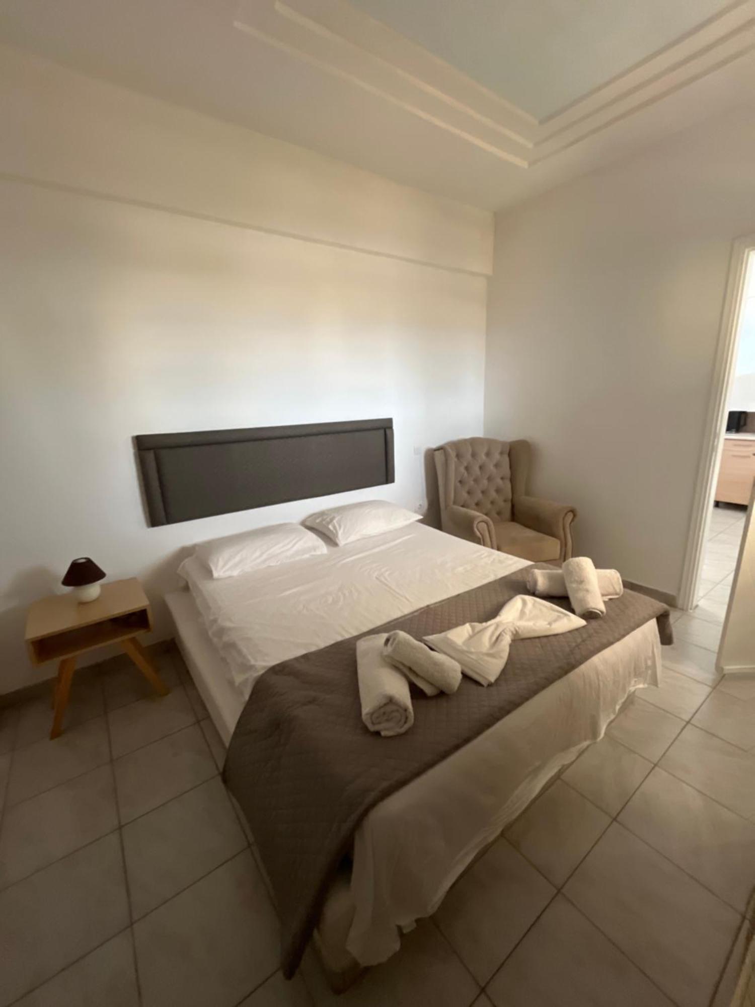 Leon Lux Apartments Perivólosz Kültér fotó
