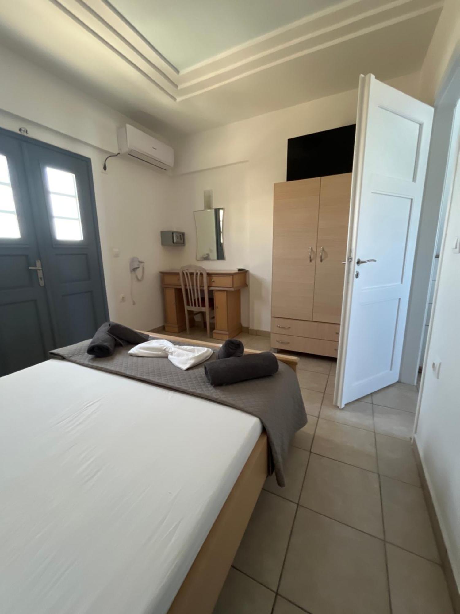 Leon Lux Apartments Perivólosz Kültér fotó
